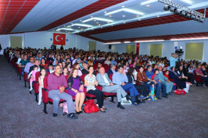 Altınyıldız İlköğretim Kurumundan Muhteşem Anneler Günü Programı