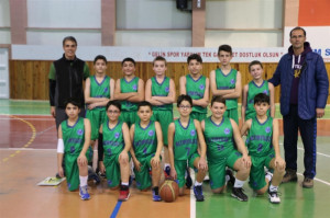 KÜÇÜK ERKEK BASKETBOL TAKIMIMIZ ŞAMPİYON