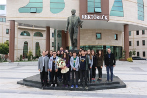 ÖZEL ALTINYILDIZ KOLEJİ ÖĞRENCİLERİNDEN REKTÖR BAĞLI'YA ZİYARET