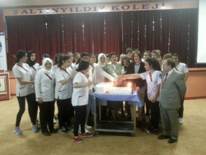 Özel Altınyıldız Mesleki Ve Teknik Anadolu Lisesi 12-18 Mayıs Hemşireler Haftasını Etkinliklerle Kutlamaya Başladı.