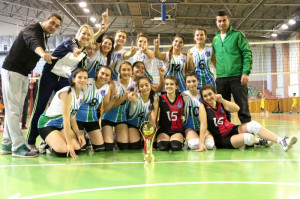 Koleji Lise Genç Kız Voleybol Takımı Şampiyon