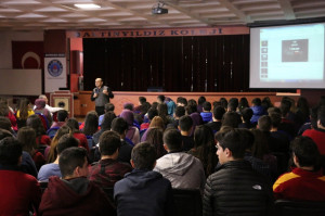 Altınyıldız Kolejinde Gençlik Ve Güvenli Gelecek Konferansı