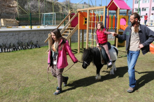 Altınyıldız Koleji Öğrencilerinin Ata Binme Sevinci Devam Ediyor