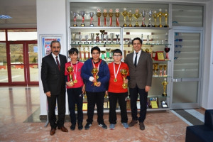 YİNE SATRANÇ YİNE ALTINYILDIZ