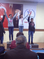 ALTINYILDIZA SATRANÇTA İKİ MADALYA