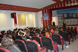 ALTINYILDIZDA DENGELİ BESLENME SEMİNERİ