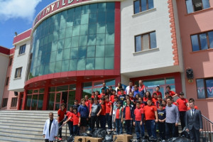 ALTINYÜREKLİLERDEN ANLAMLI YARDIM