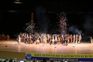 ALTINYILDIZDAN MUHTEŞEM MEZUNİYET TÖRENİ