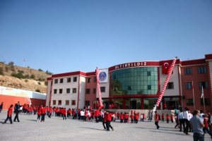 ALTINYILDIZ İLKÖĞRETİM KURUMUNA ÇEVRE VE ŞEHİRCİLİK BAKANLIĞINDAN ÖDÜL