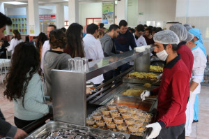 ALTINYILDIZDA AŞURE DAĞITIMI YAPILDI