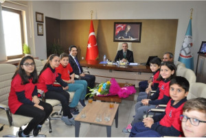 ALTINYÜREKLİLERDEN MİLLİ EĞİTİM MÜDÜRÜNE ZİYARET