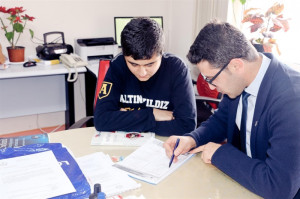 DERS VE KONU BAŞARISI BİRE BİR ETÜTLERE ARTIRILIYOR