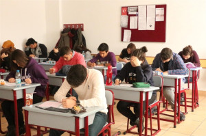 ALTINYILDIZ KOLEJİ’NDE TÜRKİYE GENELİ DENEME SINAVLARINA YOĞUN İLGİ