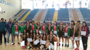 ALTINYILDIZLI KIZLAR BASKETBOLDA BÖLGE BİRİNCİSİ OLDU