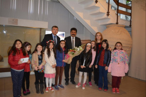 ALTINYILDIZLI MİNİKLER HALK KÜTÜPHANESİ VE MÜZEDE