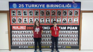 YÜZMEDE YİNE ALTINYILDIZ FARKI