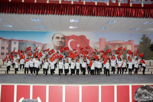 ALTINYILDIZ ANAOKULUNUN YILSONU GÖSTERİSİ İZLEYENLERİ BÜYÜLEDİ