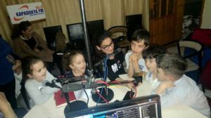 ALTINYILDIZ ANAOKULU ÖĞRENCİLERİ KAPADOKYA FM YAYININA KATILDILAR.