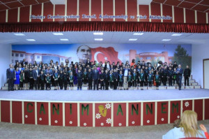 ALTINYILDIZLI 4.SINIFLARDAN MUHTEŞEM ANNELER GÜNÜ VE YILSONU PROGRAMI