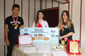 ALTINYILDIZ LİSELİLER BİLİM DÜNYASINI SARSTI