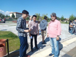 ASLA YALNIZ YÜRÜMEYECEKSİNİZ