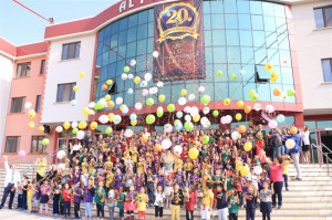 ALTINYILDIZDA İLKÖĞRETİM HAFTASI VE 20.YIL KUTLAMALARI