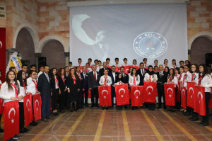 10 KASIM ATATÜRK’Ü ANMA PROGRAMINDA HÜZNÜ VE COŞKUYU BİRLİKTE YAŞADIK