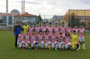 ALTINYILDIZ LİSELERİ FUTBOLDA FİNALE YÜKSELDİ.