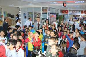 YAZAR ZEYNEP ÖZATALAY ALTINYILDIZLILARLA BULUŞTU