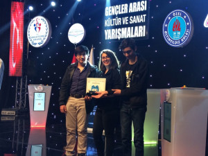 ALTINYILDIZ LİSELİLERDEN BİLGİ YARIŞMASINDA BÖLGE DERECESİ