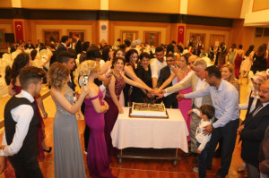 ALTINYILDIZ KOLEJİ’NDEN MEZUNİYET YEMEĞİ
