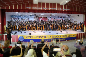 ALTINYILDIZLILARDAN MUHTEŞEM 20.YIL MEZUNİYET TÖRENİ