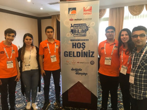 ALTINYILDIZ LİSELİ GENÇ MUCİTLER İKİ PROJE İLE DÜNYA FİNALLERİNDE İLK 10 DERECEYE GİRDİ.