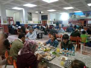 ALTINYILDIZDA GELENEKSEL İFTAR YEMEKLERİ DEVAM EDİYOR.