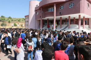 ALTINYILDIZ KOLEJİNDE KARNE SEVİNCİ