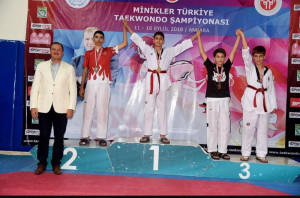 ALTINYILDIZLI ÖĞRENCİ TÜRKİYE 1.Sİ