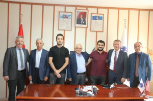 DOKTORLARDAN OKULLARINA VEFA ZİYARETİ.