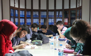 ÜNİVERSİTE SINAVI ŞAMPİYONU ALTINYILDIZ LİSELERİNDE AKŞAM ETÜTLERİ DEVAM EDİYOR.