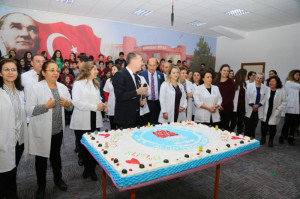 ALTINYILDIZDA MUHTEŞEM ÖĞRETMENLER GÜNÜ KUTLAMASI
