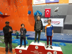 ALTINYILDIZLI TIRMANIŞÇILARDAN YENİ TÜRKİYE DERECELERİ