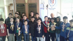 OKUL SPORLARI SATRANÇ TURNUVASINDA 1.LİK KUPALARI VE ALTIN MADALYALAR ALTINYILDIZLILARIN