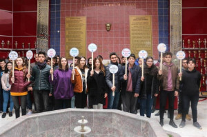 ALTINYILDIZ LİSELERİNDE HERKES KİTAP OKUDU