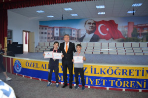 ALTINYILDIZDA NİSAN AYI ÖDÜL TÖRENİ YAPILDI