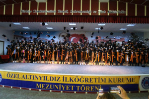 ALTINYILDIZLILARDAN MUHTEŞEM MEZUNİYET TÖRENİ