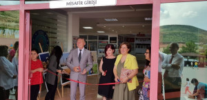 ALTINYILDIZDA DÜNYA ÇOCUKLARI FOTOĞRAF SERGİSİ AÇILDI