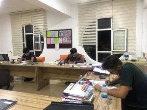 ŞAMPİYONLARIN KOLEJİ ALTINYILDIZ LİSELERİNDE AKŞAM ETÜTLERİ DEVAM EDİYOR.