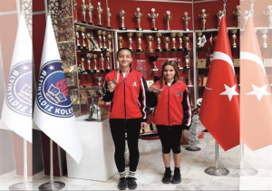 ALTINYILDIZ LİSELİ KIZLAR NEVŞEHİR1.Sİ VE 2.OLDU.