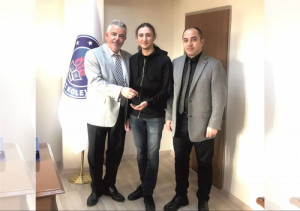 2019 ÜNİVERSİTE ŞAMPİYONLARINDAN ALTINYILDIZLI OĞUZ KOLUKISA ÖDÜLLENDİRİLDİ.