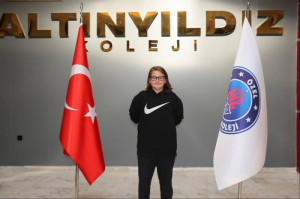 ALTINYILDIZ KOLEJLİ ÖĞRENCİ, KIRŞEHİR CUMHURİYET SATRANÇ TURNAVASINDA ŞAMPİYON OLDU