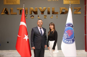 ALTINYILDIZLI ÖĞRENCİ, KAHRAMANMARAŞ’TA ANADOLU MEKTEBİ NECİP FAZIL KISAKÜREK PANELİNDE SUNUM YAPTI
